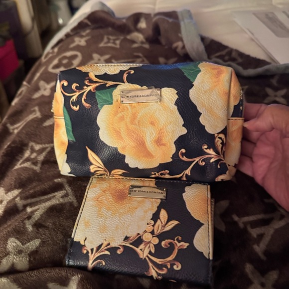 New York & Company Navy Floral Cosmetic Bag with Gold Details - Picture 10 of 11